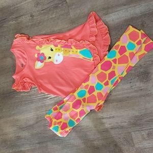 Size 5 two-piece giraffe outfit